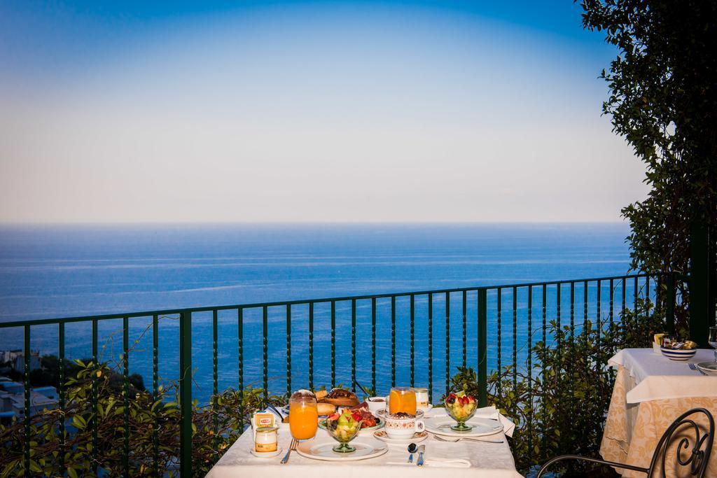Hotel Pellegrino Praiano Exterior photo