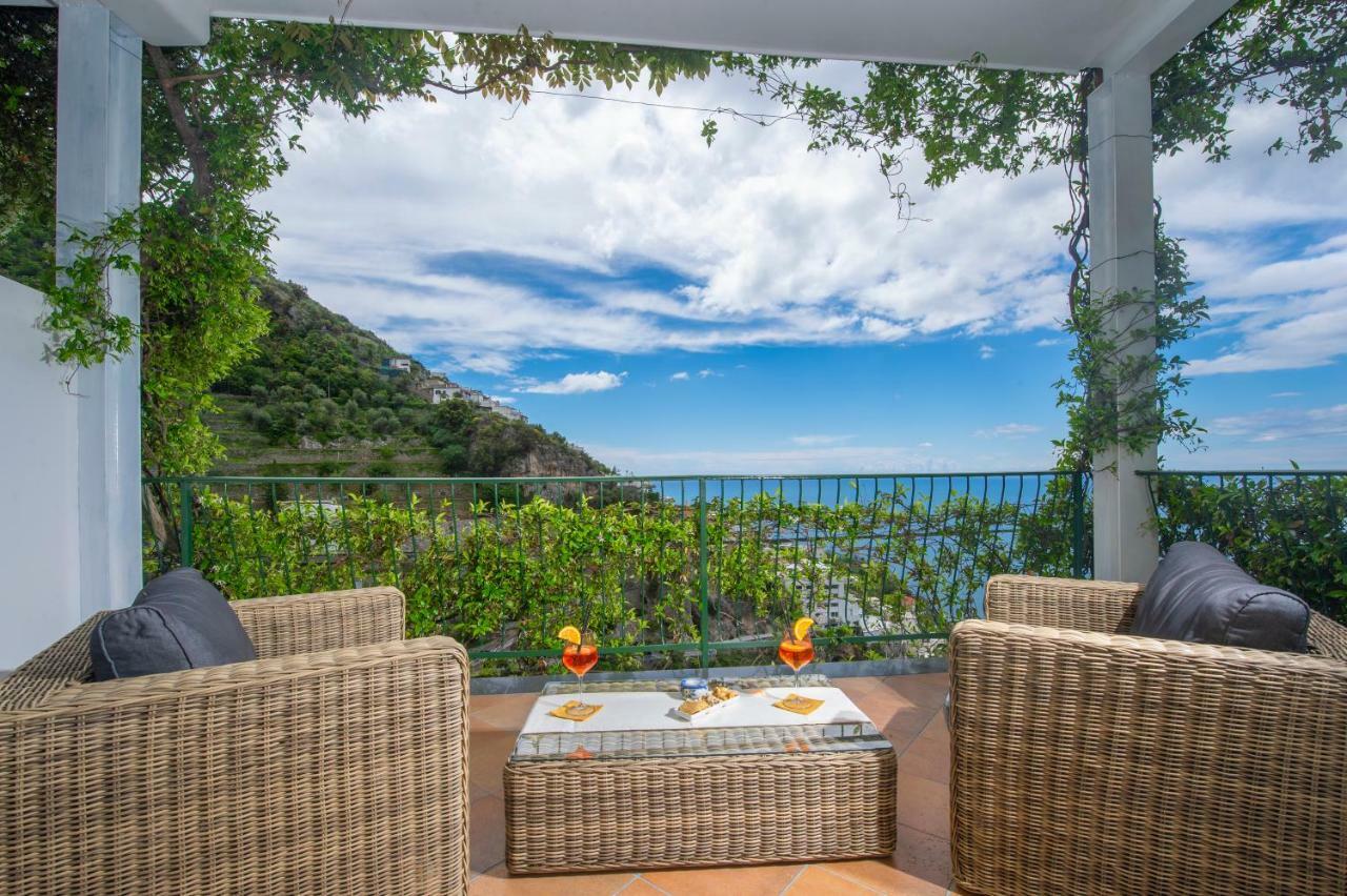 Hotel Pellegrino Praiano Exterior photo